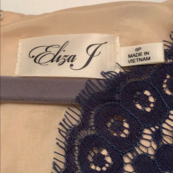 Eliza J lace cocktail dress - Picture 3 of 4